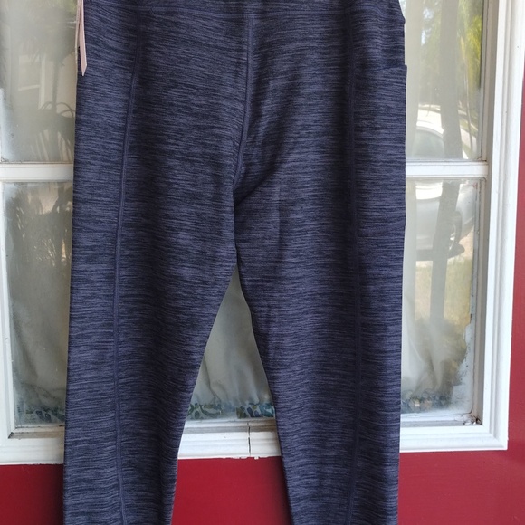 Victoria's secret incredible essential leggings with pockets size 8 NWT - Picture 7 of 10